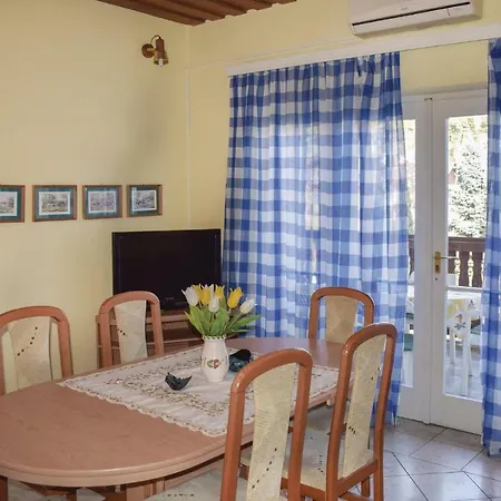 Three-bedroom In Appartamento *